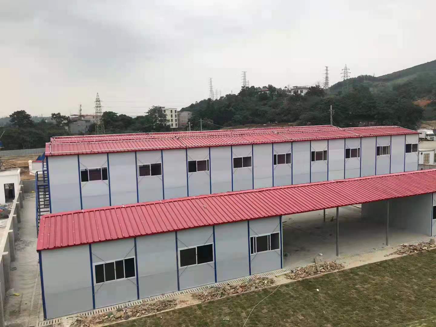 主体类型:活动板房 施工单位:广西宏宇钢结构有限公司